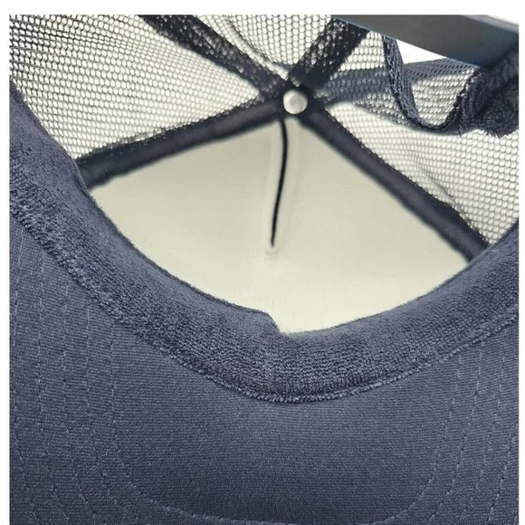 Memphis Grizzlies SnapBack Trucker Hat - Picture 5 of 7